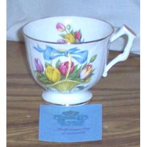  Aynsley May Tulip Flowers and Bows Teacup 