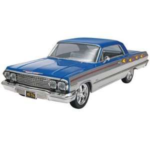  Revell 125 63 Chevy Impala SS Toys & Games