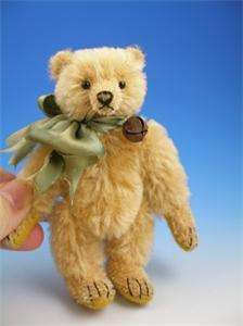 Pilgrim, tiny 3.75 inch Thanksgiving teddy from Burlison Bears  