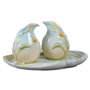  Calla Lily Salt and Pepper Set on Tray