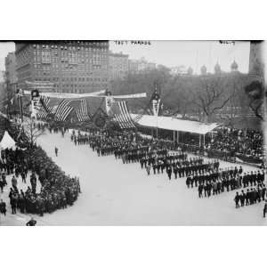  1908 photo Taft Parade, spectators and marchers, New York 