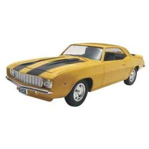   Revell   1/25 69 Camaro Z/28 SS (Plastic Model Vehicle) Toys & Games