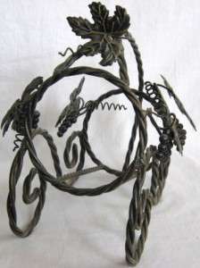 TWISTED WROUGHT IRON SINGLE WINE BOTTLE HOLDER WITH GRAPE VINES  