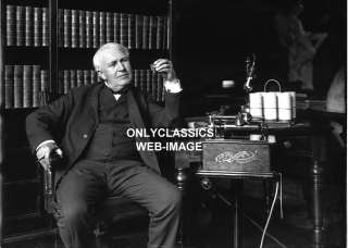 1905 INVENTOR THOMAS EDISON IN LIBRARY PHONOGRAPH PHOTO  
