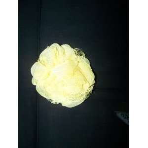  Thirty One Small Rosette Clip Yellow 