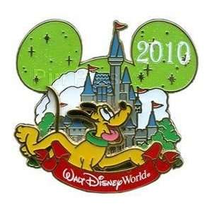 Disney Pins   Characters with Cinderella Castle   Pluto   3d   Limited 