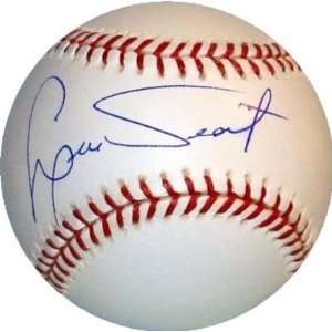 Luis Tiant autographed Baseball 