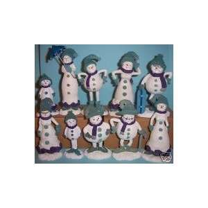 Snow Buddies   Lot of 10 New Look Figurines