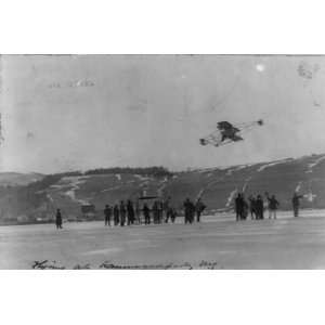 1910 photo of Clade Grahame White flying at Hammondsport, N.Y. Size 6 