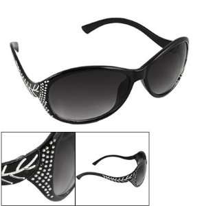  Como Single Bridge Black Frame Plastic Sunglasses for Ladies 