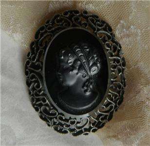 VINTAGE MOURNING STYLE LARGE GLASS CAMEO BROOCH PIN / PENDANT 