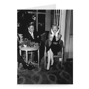 Marilyn Monroe and Laurence Olivier   Greeting Card (Pack of 2)   7x5 