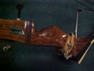 Up for auction here is this vintage Browning Explorer I compound bow 