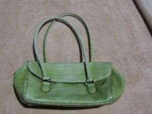 NINE WEST SMALL LIME GREEN PURSE; GREAT CONDITION  