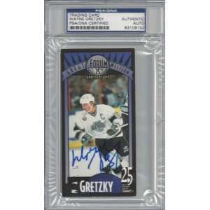  Wayne Gretzky Autographed 1993 Trading Card PSA/DNA 