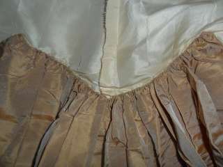 to tip of front 21 5 skirt waist 22 1 2 skirt length front 40 25 skirt 