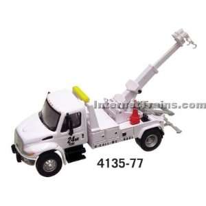 Boley HO Scale International 4300 2 Axle Wrecker   White  Toys 