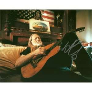  WILLIE NELSON COUNTRY MUSIC AUTOGRAPHED 8 X 10 PHOTOGRAP 