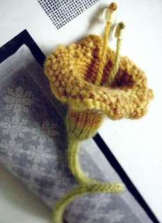HOW TO Knitting Pattern Flower Blossom Bookmark k331  