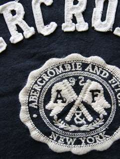 Camiseta bordada logotipo escudo de Abercrombie Fitch &