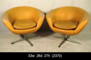 Pair Retro 1950s Pod Style Club Chairs (2370)r.  
