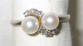 Cultured Pearl & Diamond Womans Ring. Beautiful twin 6mm cultured 