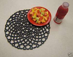 Set of Four   Daisy Bamboo Black Round Placemats  