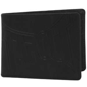 TapouT Black Backed Up Leather Billfold Wallet  Sports 